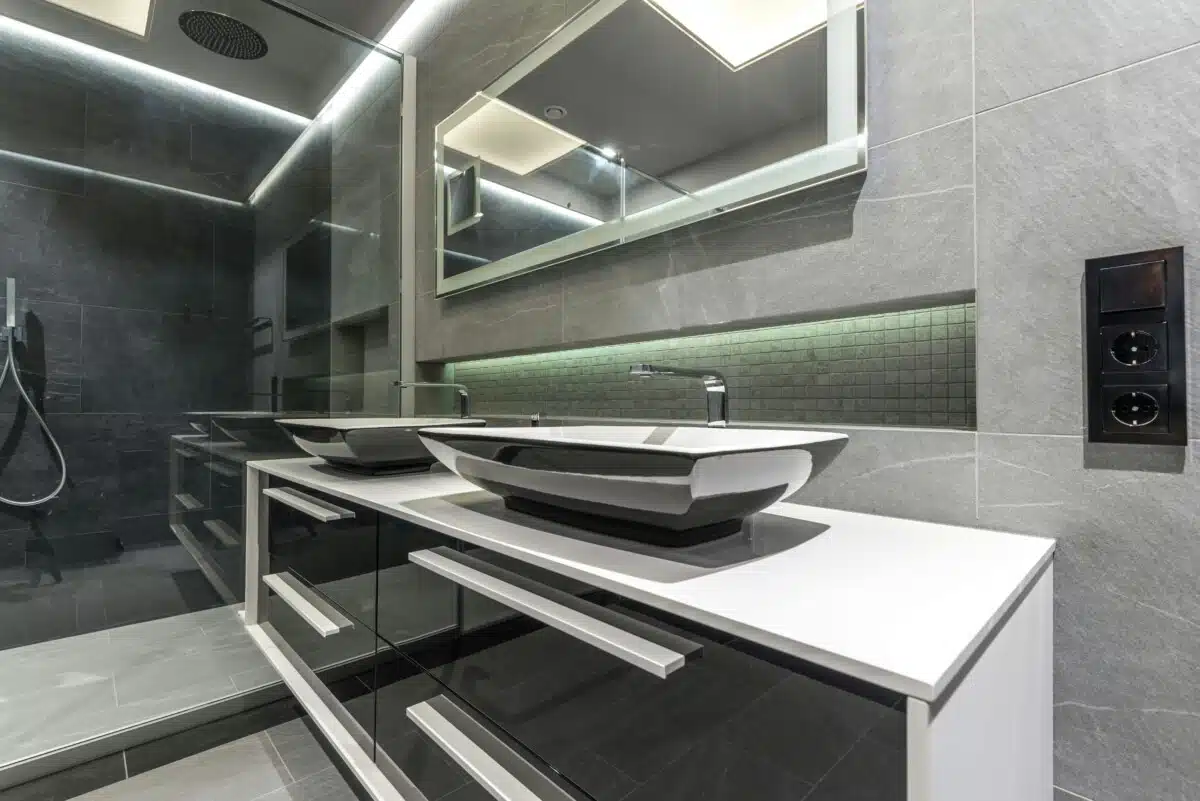 Grey wall panelling design in modern bathroom